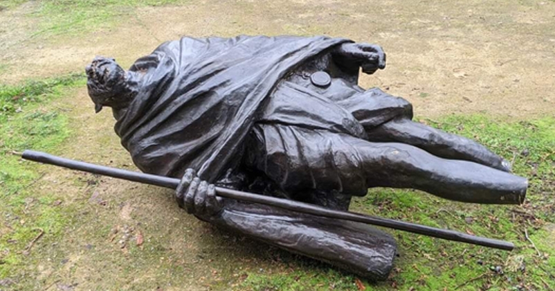 Mahatma Gandhi statue van