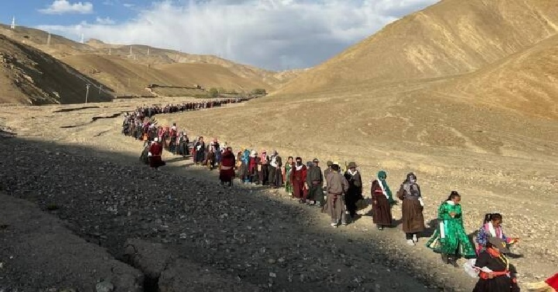 Buddhists' pad yatra Leh to Kargil