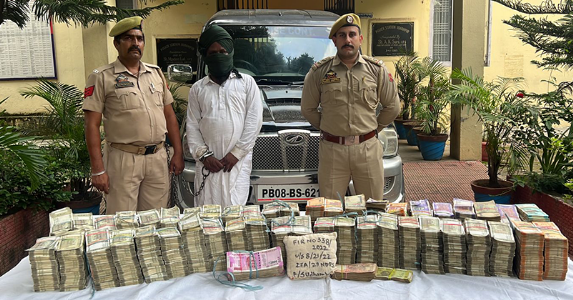 Narco smuggler arrested with 1.91 crore cash and 250 gram heroine in Udhampur of J&K, Narco- terror angle can't b ruled out , said police