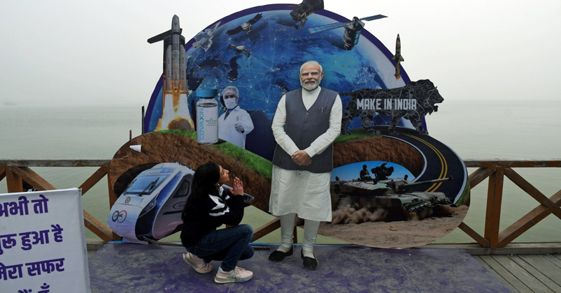 Life size cut out of PM Modi installed at banks of Dal Lake in Srinaga