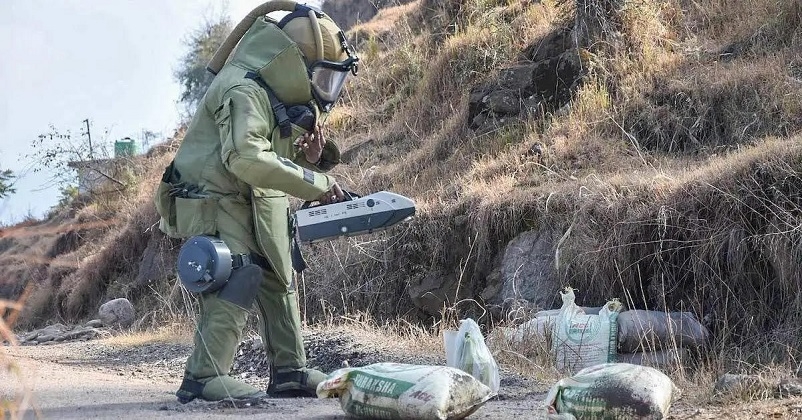 IED Found In JK Dassal Area IED Found In JK Dassal Area