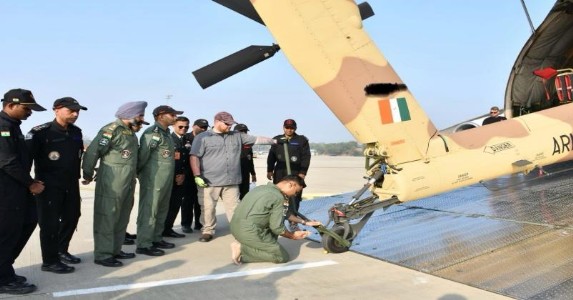 भारतीय सेना की मारक शक्ति में बड़ा इजाफा ; US से मिला AH-64E अपाचे हेलीकॉप्टरों का दूसरा बैच, सनातन परंपरा से हुआ विधिवत पूजन