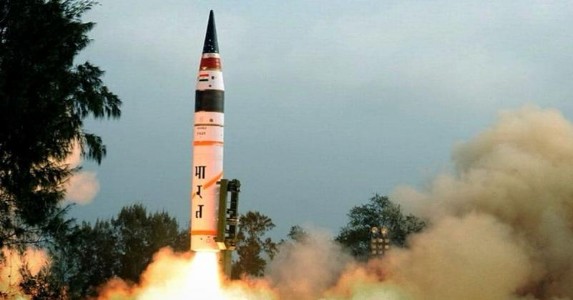 4,000 KM दूर तक दुश्मन पर सटीक प्रहार... अग्नि-4 ने फिर साबित की भारत की 'अग्नि शक्ति'